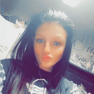 Meet your Posher, Alyssa